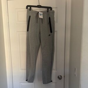 NWT Nike Tech Heather Gray Sweatpants with Black Mens Size Medium